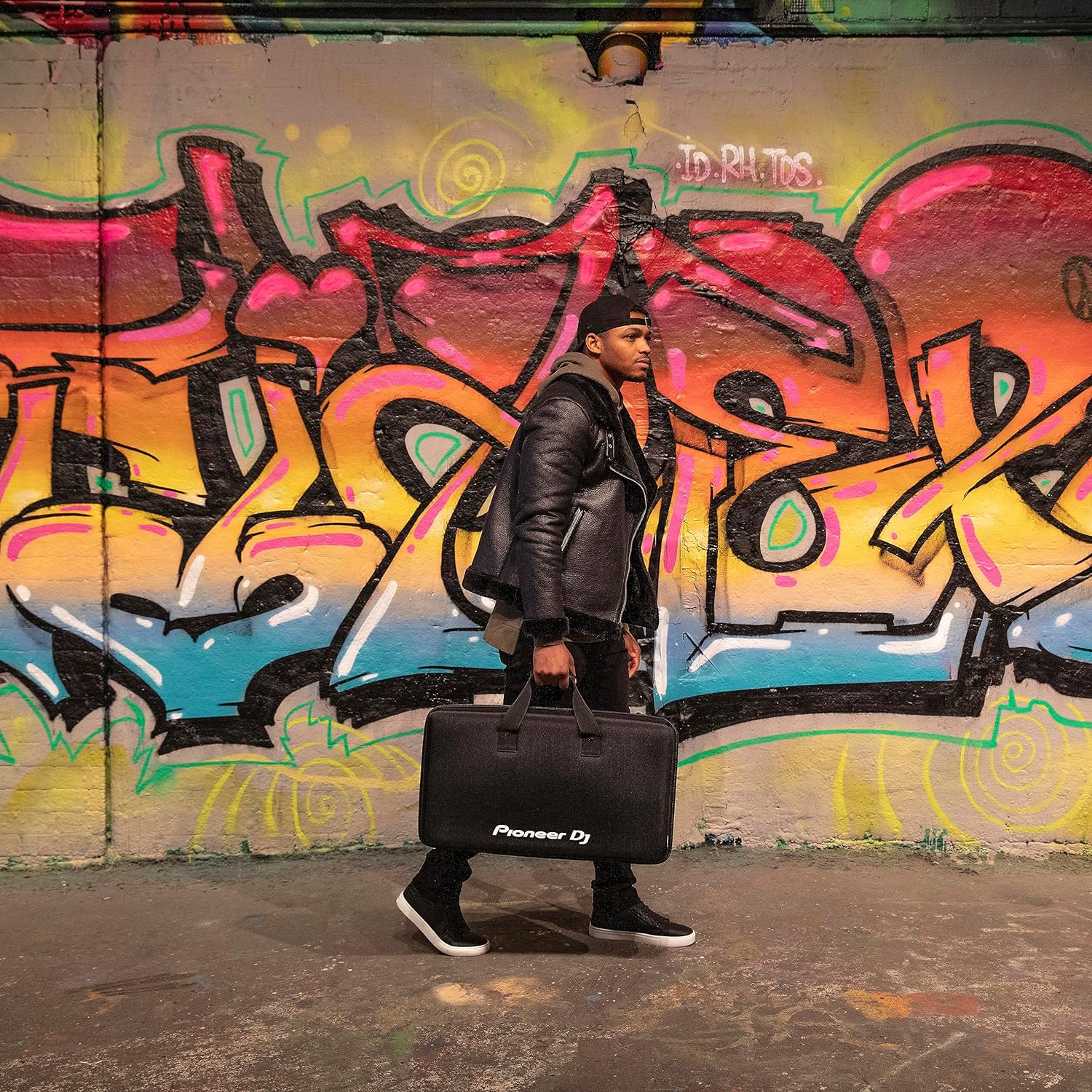 Pioneer DJ DDJ-800 2-Deck Rekordbox DJ Controller